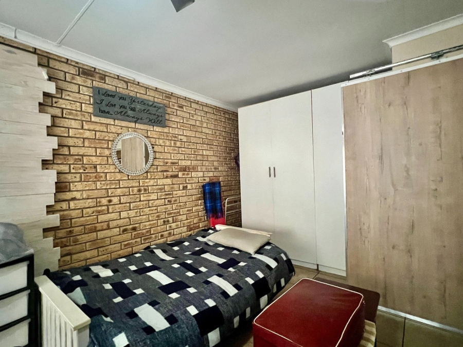4 Bedroom Property for Sale in Wilgeboom A H North West